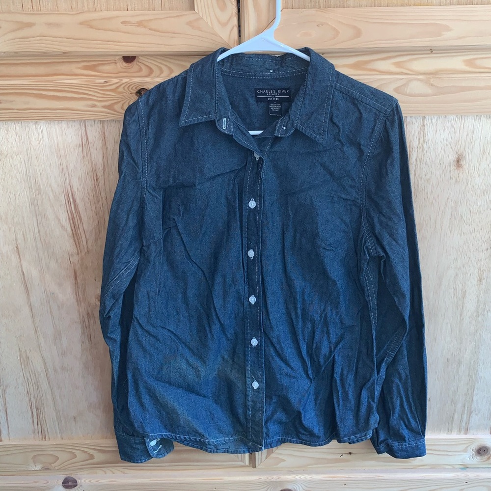 Charles River Apparel blue chambray button front shacket shirt blouse size M